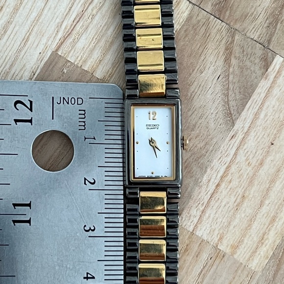Seiko Ladies Watch Unique Two-Tone Bracelet White Rectangular Dial main image 8